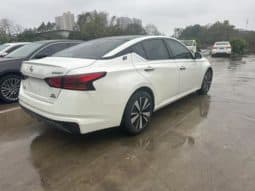 
										Nissan Altima (VI), 2021 full									