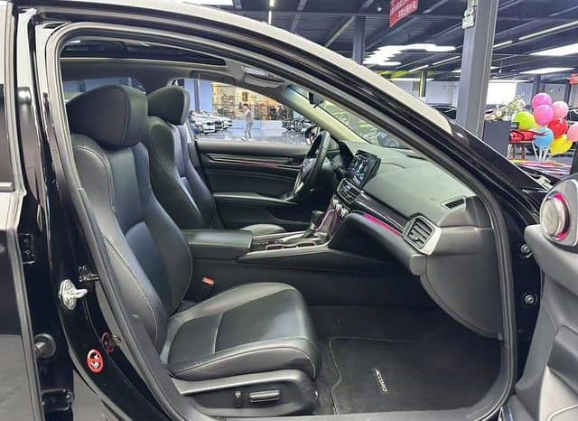
								Honda Accord, 2022 full									