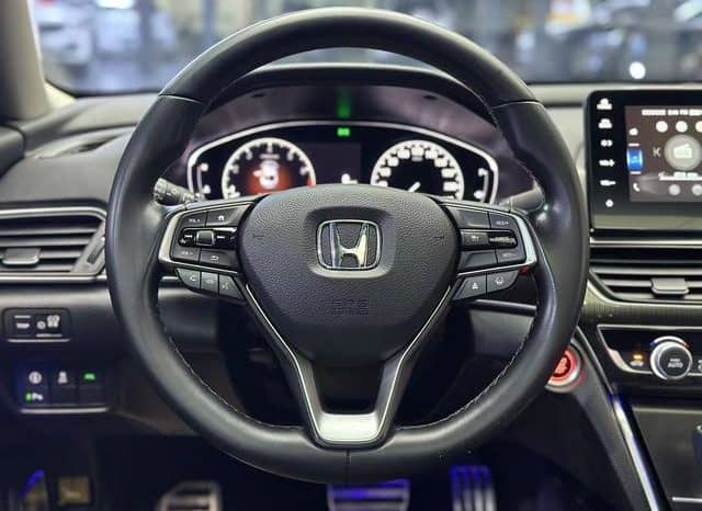 
								Honda Accord, 2022 full									