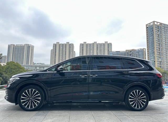 
								Volkswagen Viloran, 2023 full									