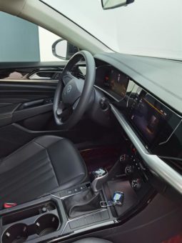 
										Volkswagen Passat, 2022 full									
