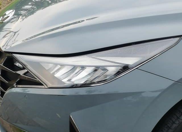 
								Hyundai Elantra (VII), 2021 full									
