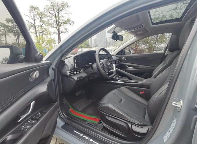
								Hyundai Elantra (VII), 2021 full									