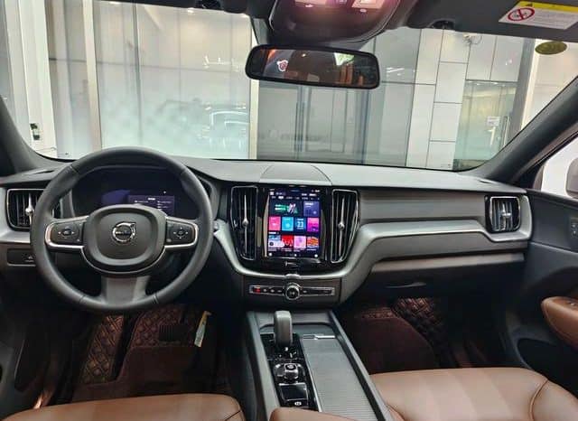 
								Volvo XC60, 2024 full									