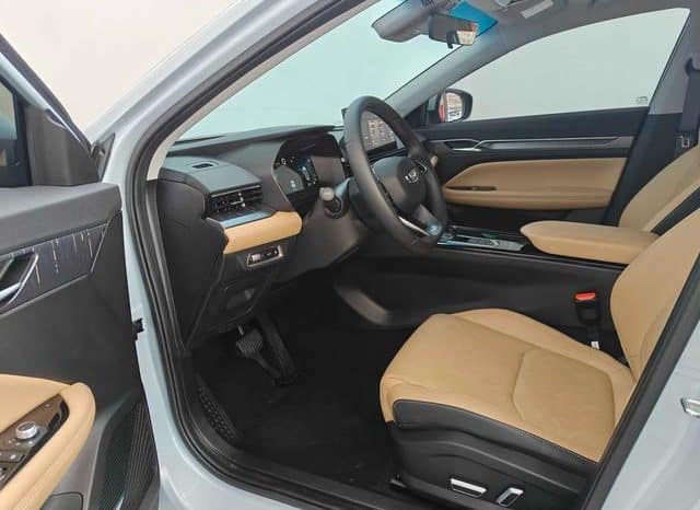 
								Geely Emgrand L Hi-P, 2024 full									