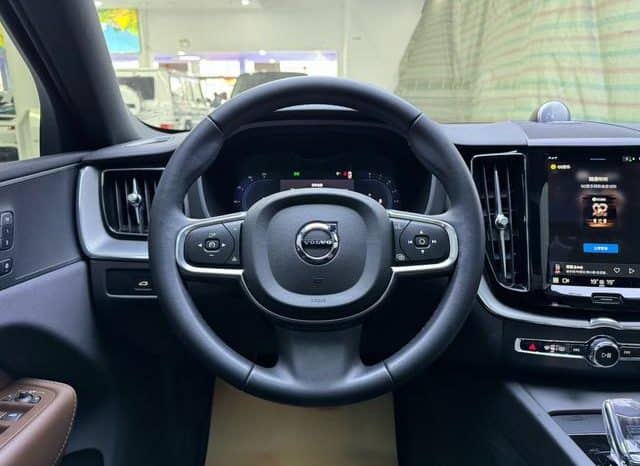
								Volvo XC60, 2023 full									