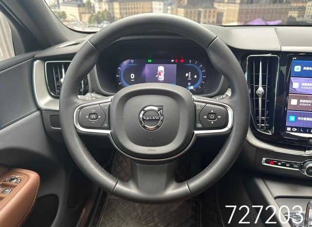 
								Volvo XC60, 2023 full									