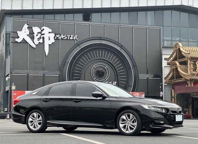 
								Honda Accord, 2021 full									