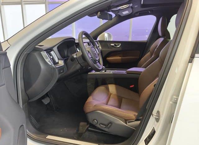 
								Volvo XC60, 2023 full									