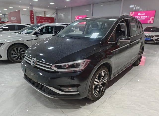 67c07a315fd16 Volkswagen Touran L, 2020