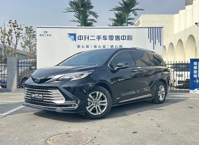 67c087f629c96 Toyota Sienna, 2022