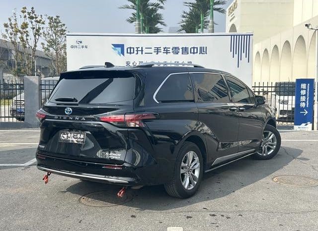
								Toyota Sienna, 2022 full									