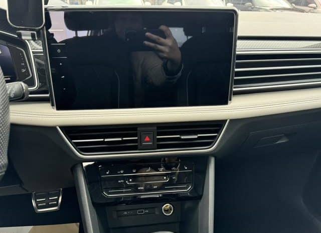 
								Volkswagen Tiguan L, 2022 full									