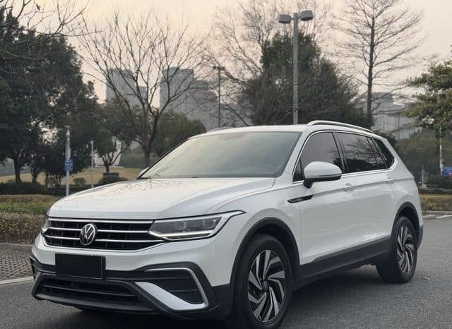 67c0ae93681fe Volkswagen Tiguan L, 2022