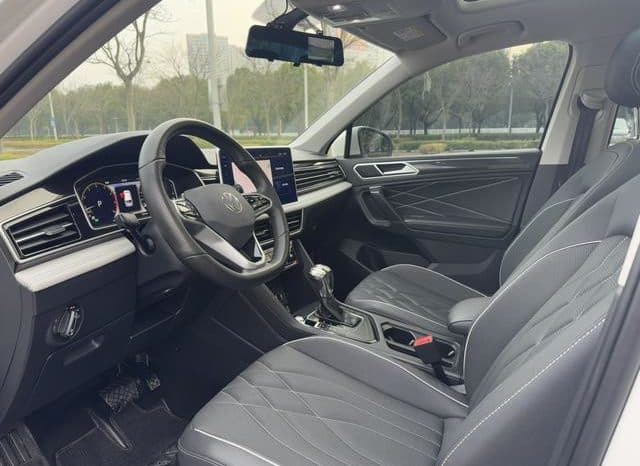 
								Volkswagen Tiguan L, 2022 full									