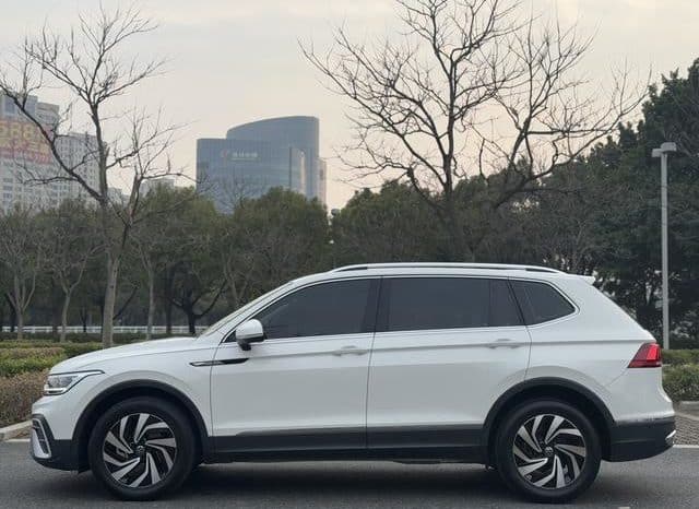 
								Volkswagen Tiguan L, 2022 full									