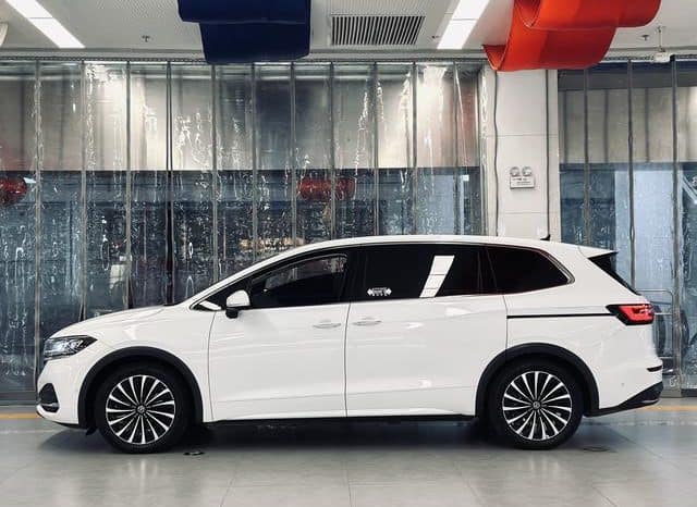 
								Volkswagen Viloran, 2022 full									