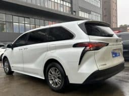 
										Toyota Sienna, 2023 full									