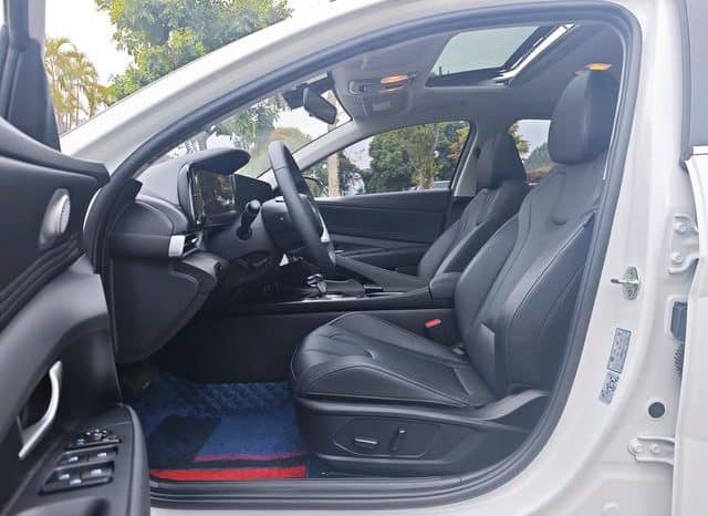 
								Hyundai Elantra (VII), 2023 full									