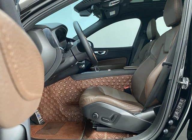 
								Volvo XC60, 2021 full									