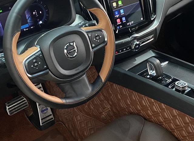 
								Volvo XC60, 2021 full									