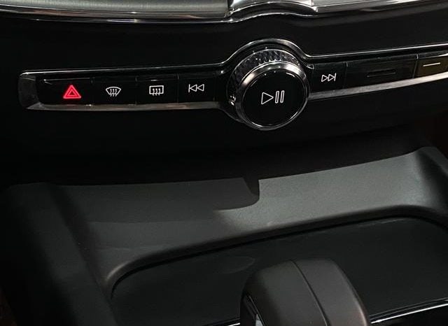 
								Volvo XC60, 2021 full									