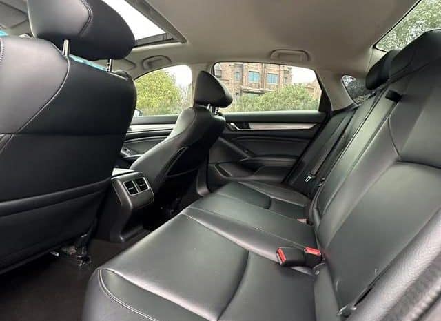 
								Honda Accord, 2020 full									