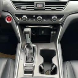 
										Honda Accord, 2020 full									