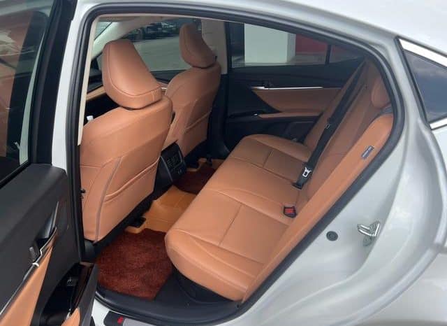 
								Toyota Camry, 2024 full									