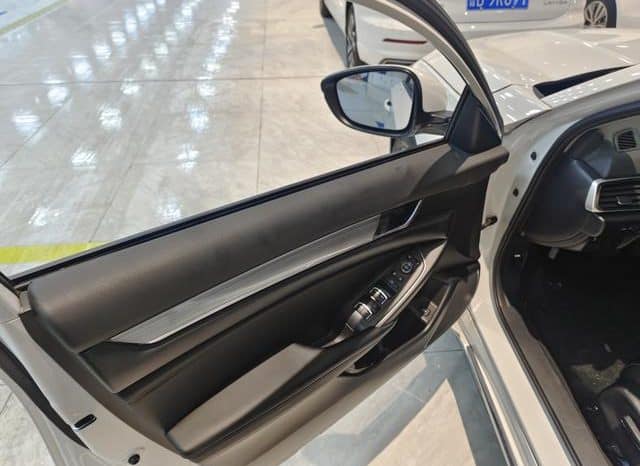 
								Honda Accord, 2022 full									
