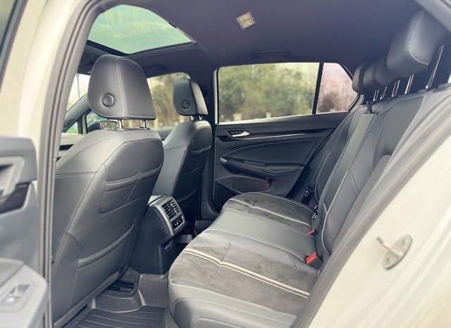 
								Volkswagen Golf 280 TSI, 2021 full									