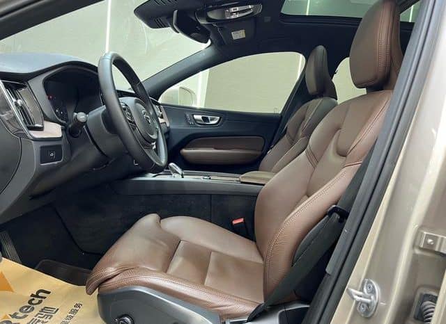 
								Volvo XC60, 2023 full									