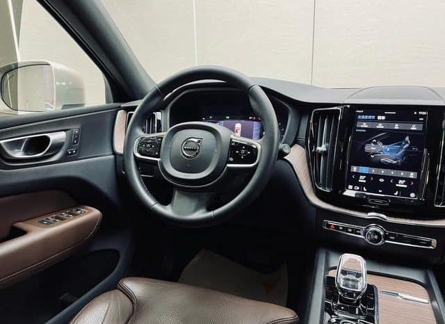 
								Volvo XC60, 2023 full									