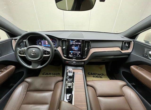 
								Volvo XC60, 2023 full									