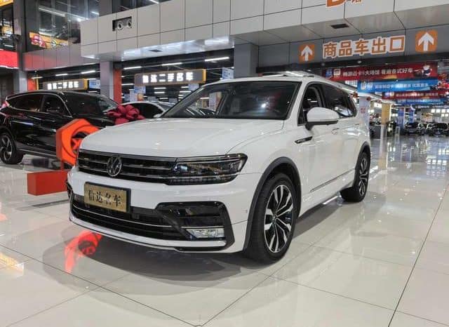 67c4ced8ada98 Volkswagen Tiguan L, 2021