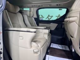 
										Toyota Vellfire (II), 2021 full									