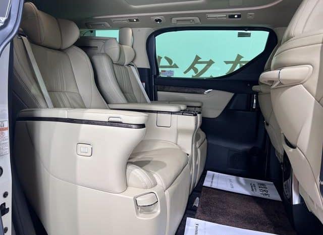 
								Toyota Vellfire (II), 2021 full									