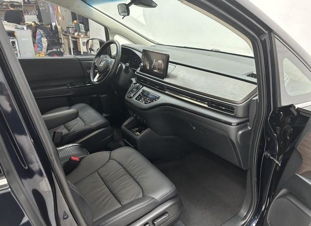 
								Honda Odyssey, 2023 full									