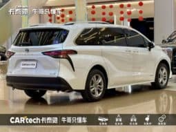 
										Toyota Sienna, 2023 full									