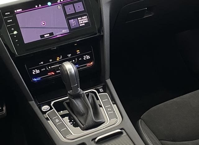 
								Volkswagen Passat CC, 2024 full									