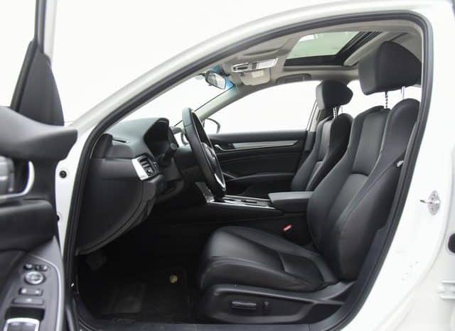 
								Honda Accord, 2022 full									