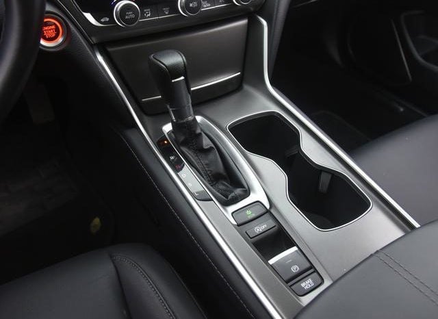 
								Honda Accord, 2022 full									
