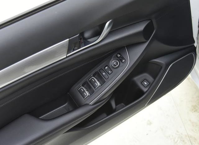 
								Honda Accord, 2022 full									