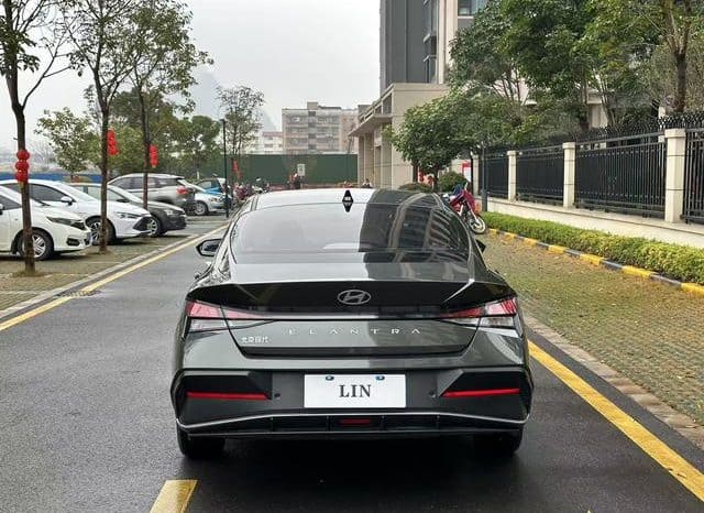 
								Hyundai Elantra (VII), 2024 full									