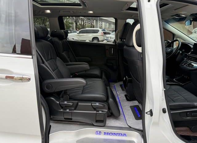 
								Honda Odyssey, 2022 full									