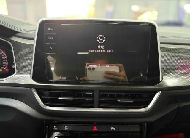 
								Volkswagen T-Roc, 2024 full									