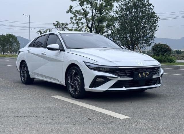 
								Hyundai Elantra (VII), 2023 full									