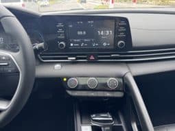 
										Hyundai Elantra (VII), 2023 full									