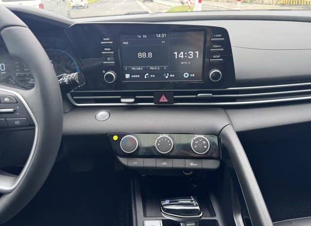 
								Hyundai Elantra (VII), 2023 full									