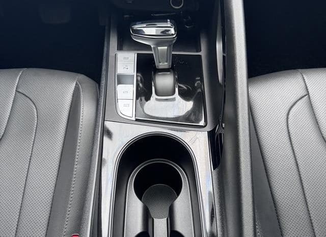 
								Hyundai Elantra (VII), 2023 full									